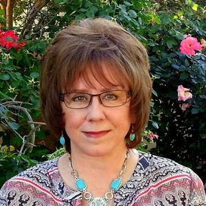 Meet your Posher, Laurie